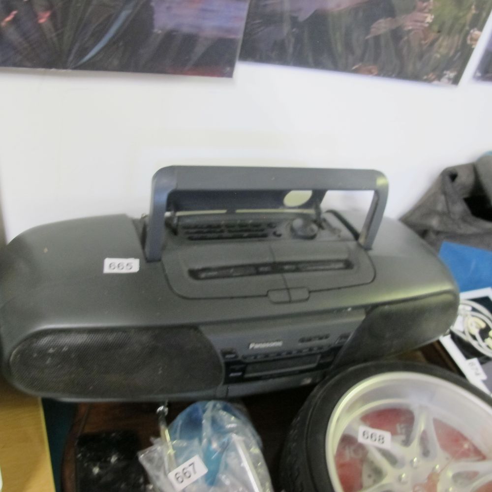 Lot 665: Retro Panasonic RX-DT505 CD Radio Cassette Boombox