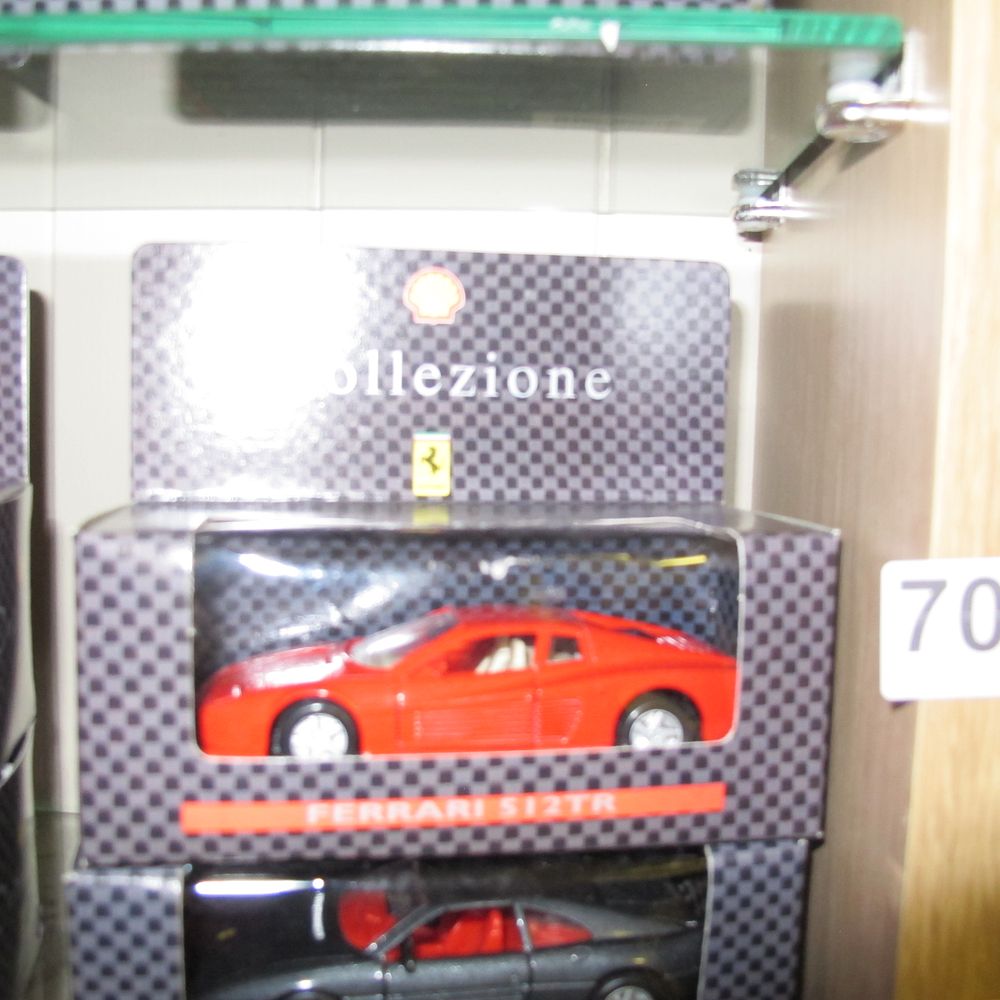 Lot 706: A Maisto Shell Collezione Ferrari Die-Cast Model Car
