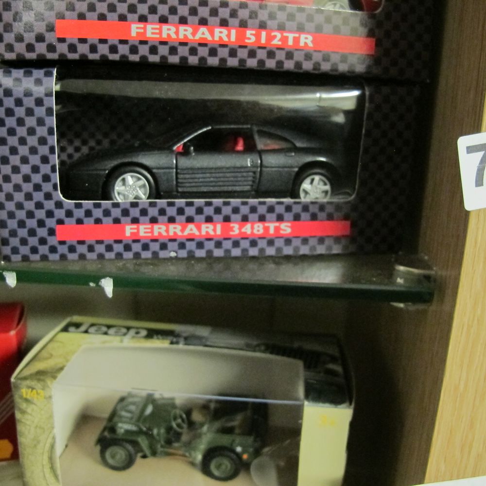 Lot 707: A Maisto Shell Collezione Ferrari Die-Cast Model Car