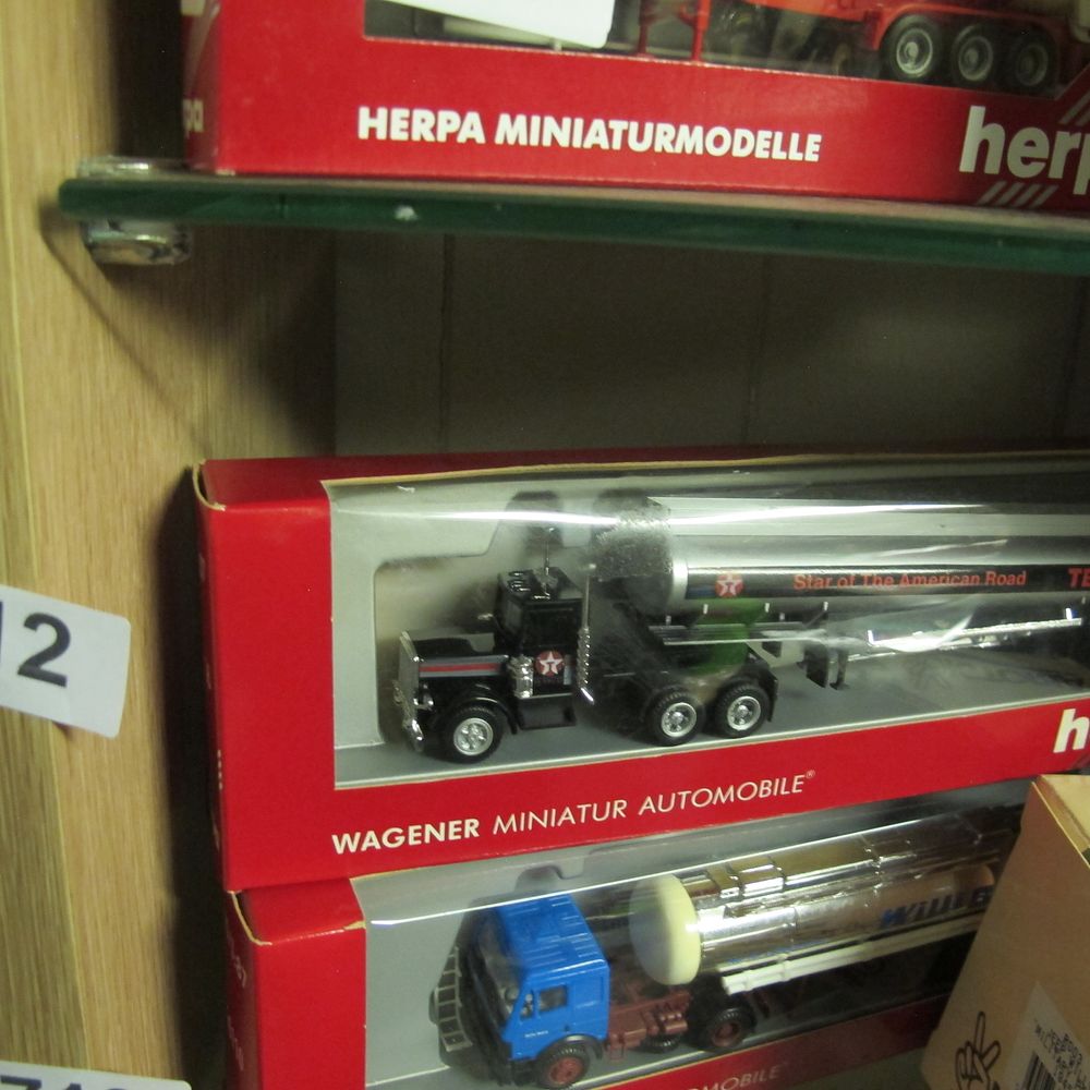 Lot 712: A Herpa and Wagener Miniatur Automobile Texaco Tanker...