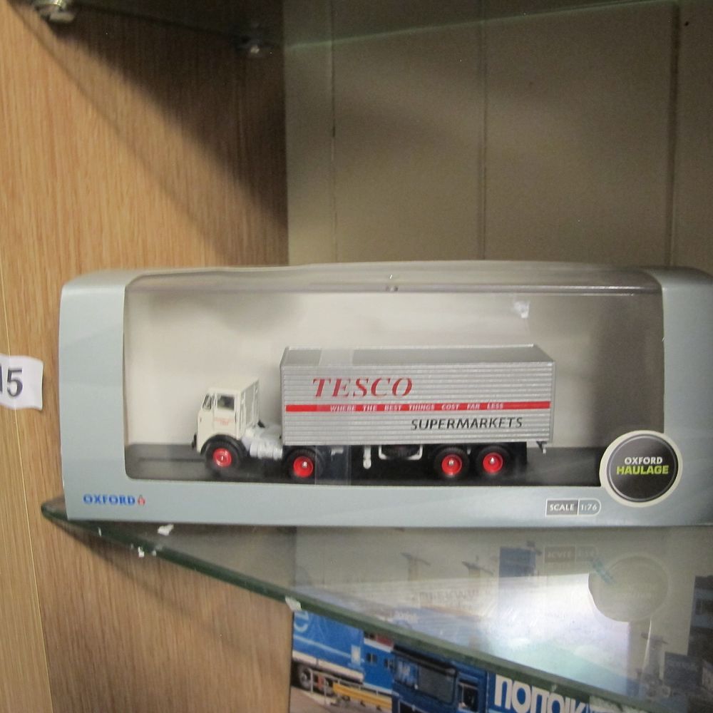 Lot 715: Oxford Diecast 76LO001 Leyland Beaver Box Trailer Tesco...