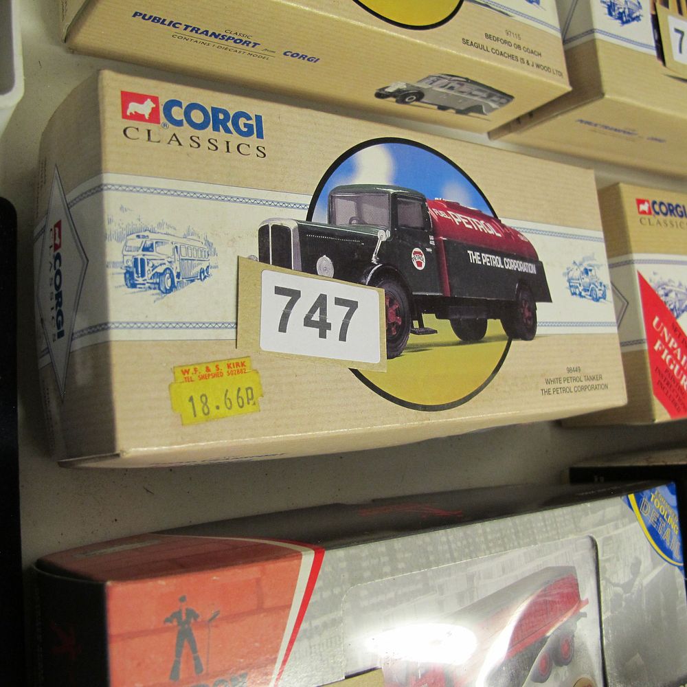 Lot 747: A Corgi Classics White Petrol Tanker 98449