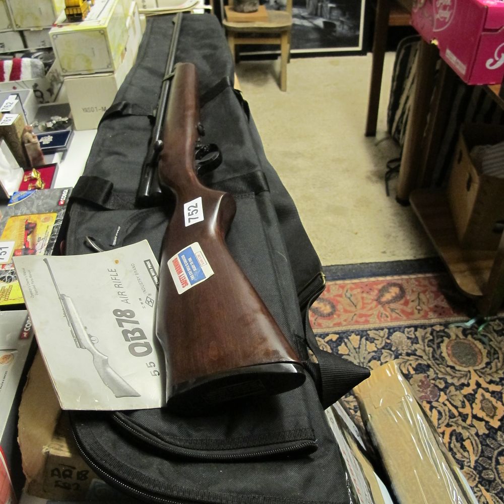 Lot 752: Industry Brand Model QB78 Bolt-Action CO2 Air Rifle....