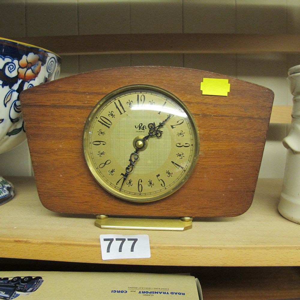 Lot 777: Westclox Penthouse Wood Mantel Clock