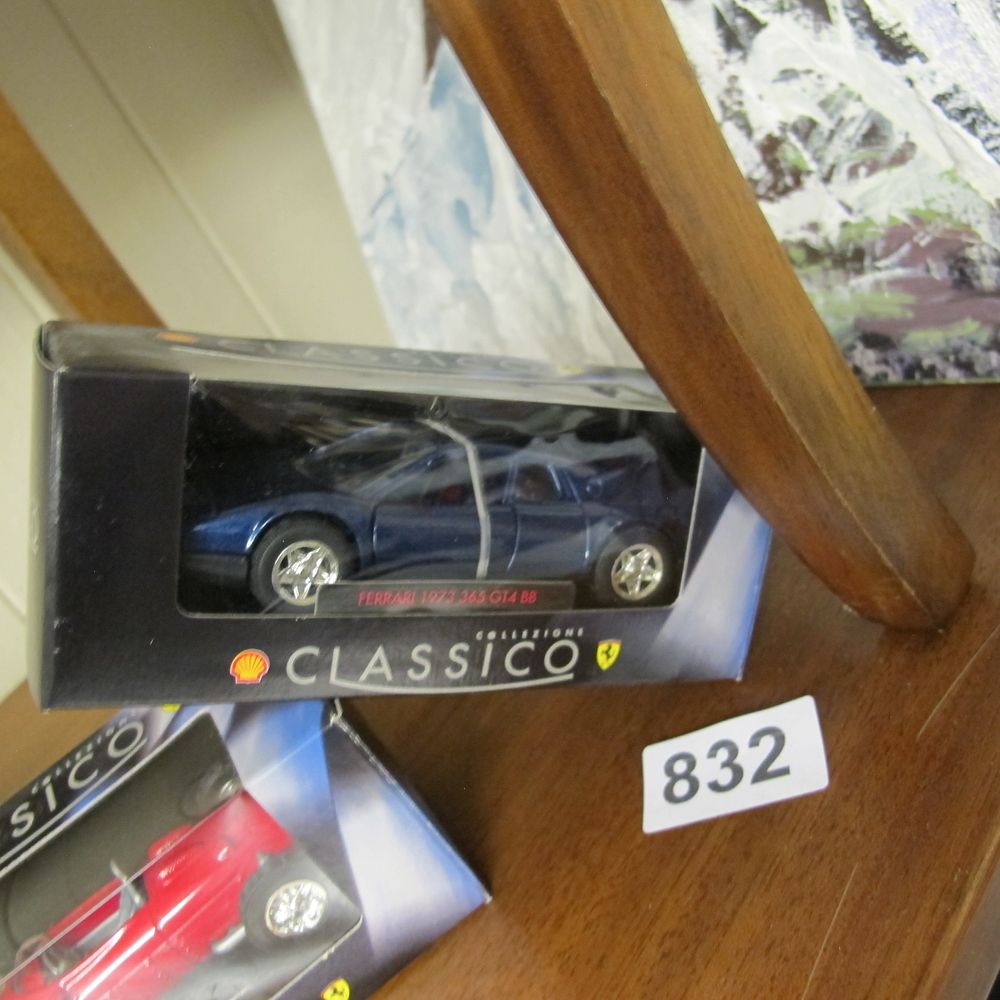 Lot 832: A Collezione Classico Shell Ferrari Die-Cast Model Cars