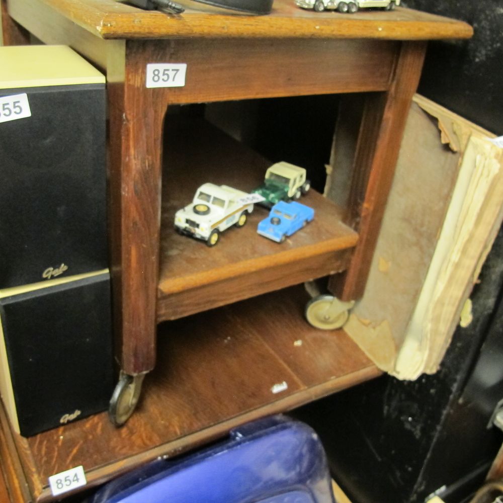 Lot 857: A Wooden Mobile Side Table 