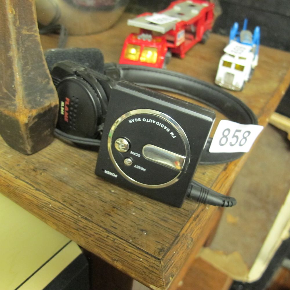 Lot 858: FM radio headphones ideal for blanking out the...