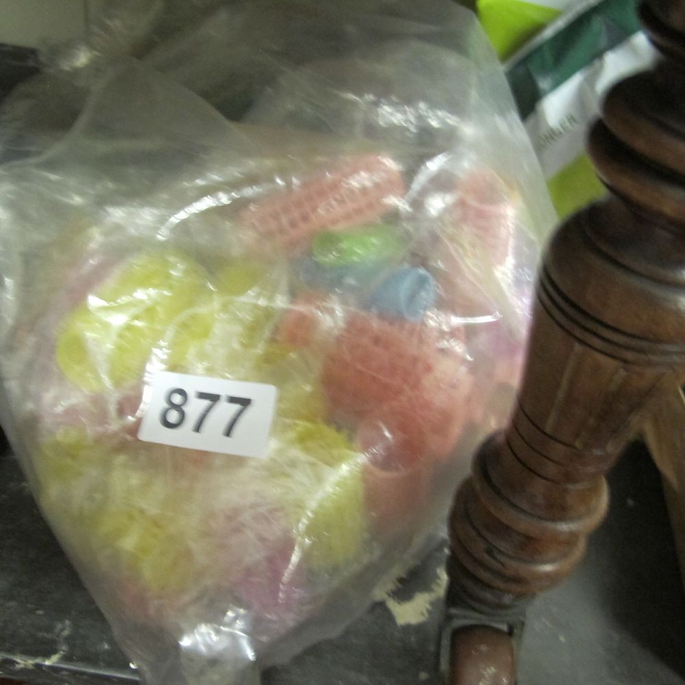 Lot 877: A Collection of Plastic Mesh Hair Rollers