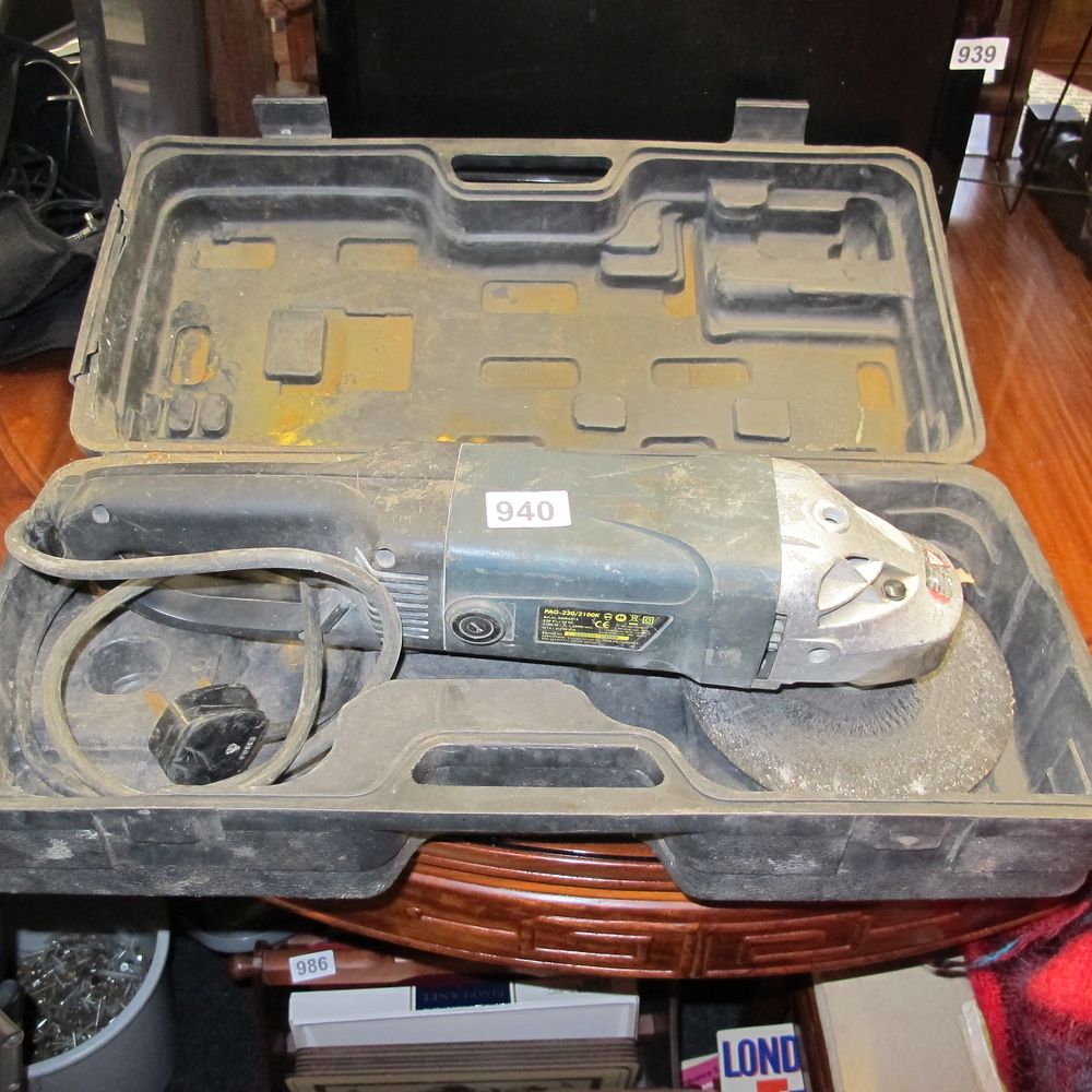 Lot 940: Powercraft PAG-230/2100K 9-Inch Electric Angle Grinder in Fitted...