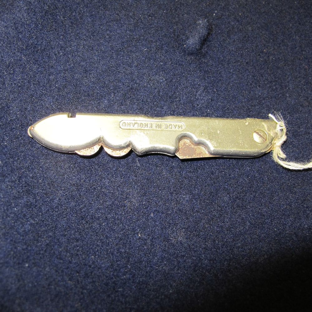 Lot 182: A Vintage English Plated Metal Multi-Disc Knife Sharpener