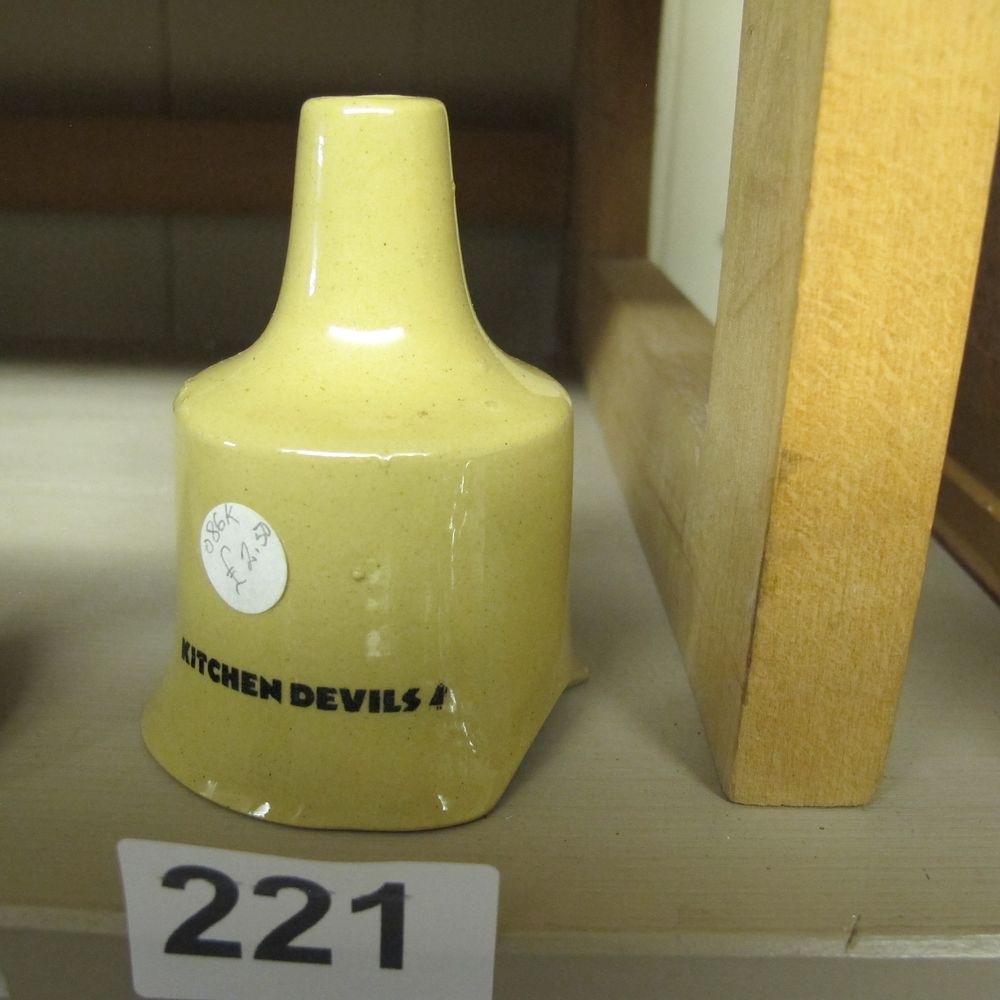Lot 221: A Kitchen Devil pie vent