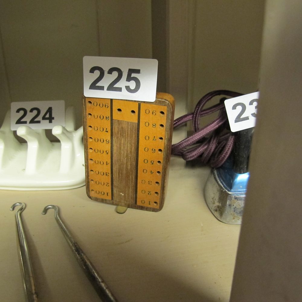 Lot 225:  boxwood knitting row and stitch counter