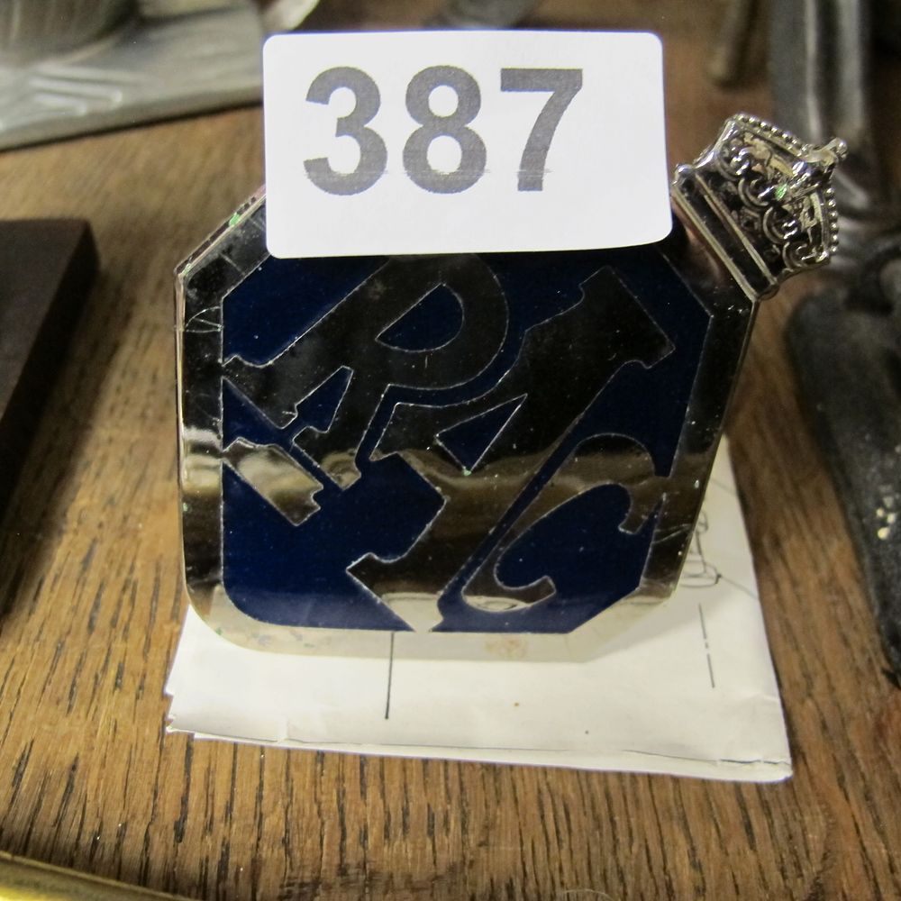 Lot 387: A Royal Automobile Club (RAC) Radiator Badge