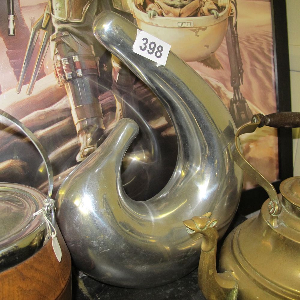 Lot 398: A Metalware Modernist Abstract Sculpture