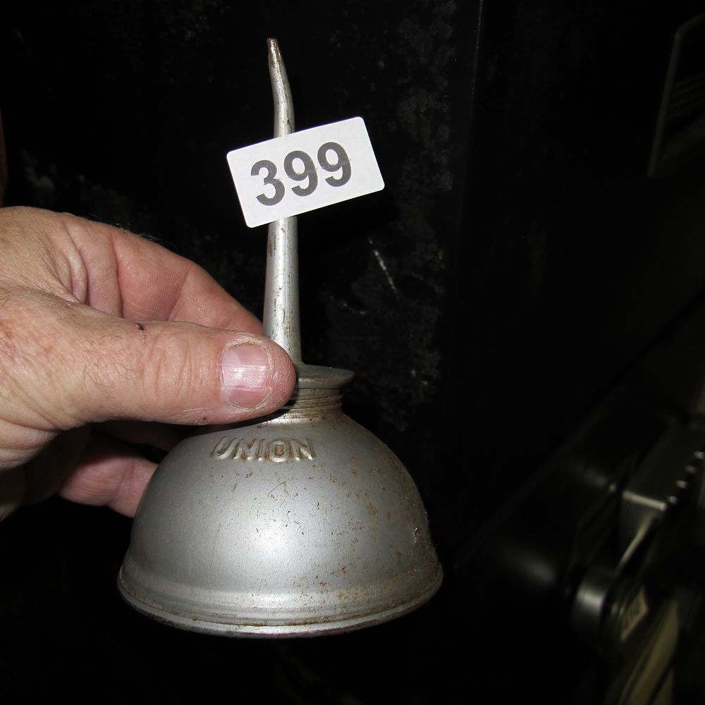 Lot 399: Vintage Union Embossed Metal Precision Oil Can