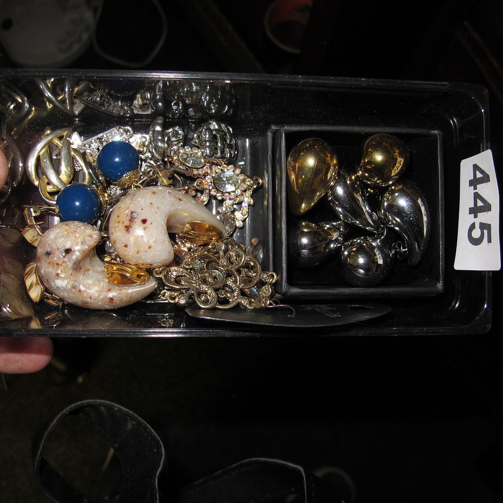 Lot 445: A Collection of Vintage Statement Costume Jewellery