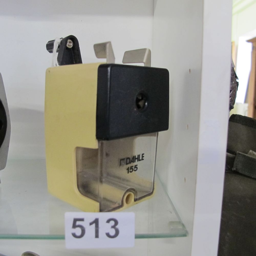 Lot 513: Dahle 155 Professional Mechanical Rotary Pencil Sharpener