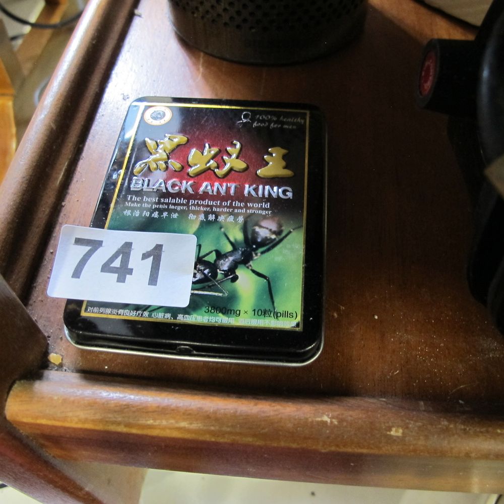 Lot 741: A Black Ant King Lithographed Supplement Tin