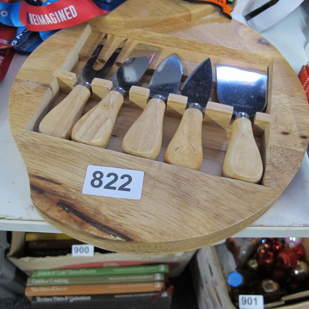 Lot 822: A Five-Piece Set of Viners Stainless Steel Cheese...