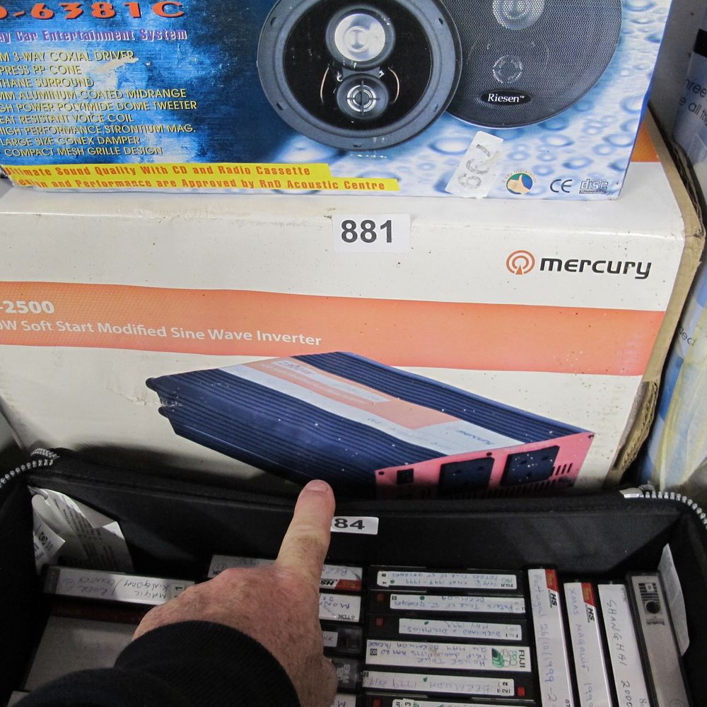 Lot 881: A Mercury 2500 watt Power Inverter brand new...