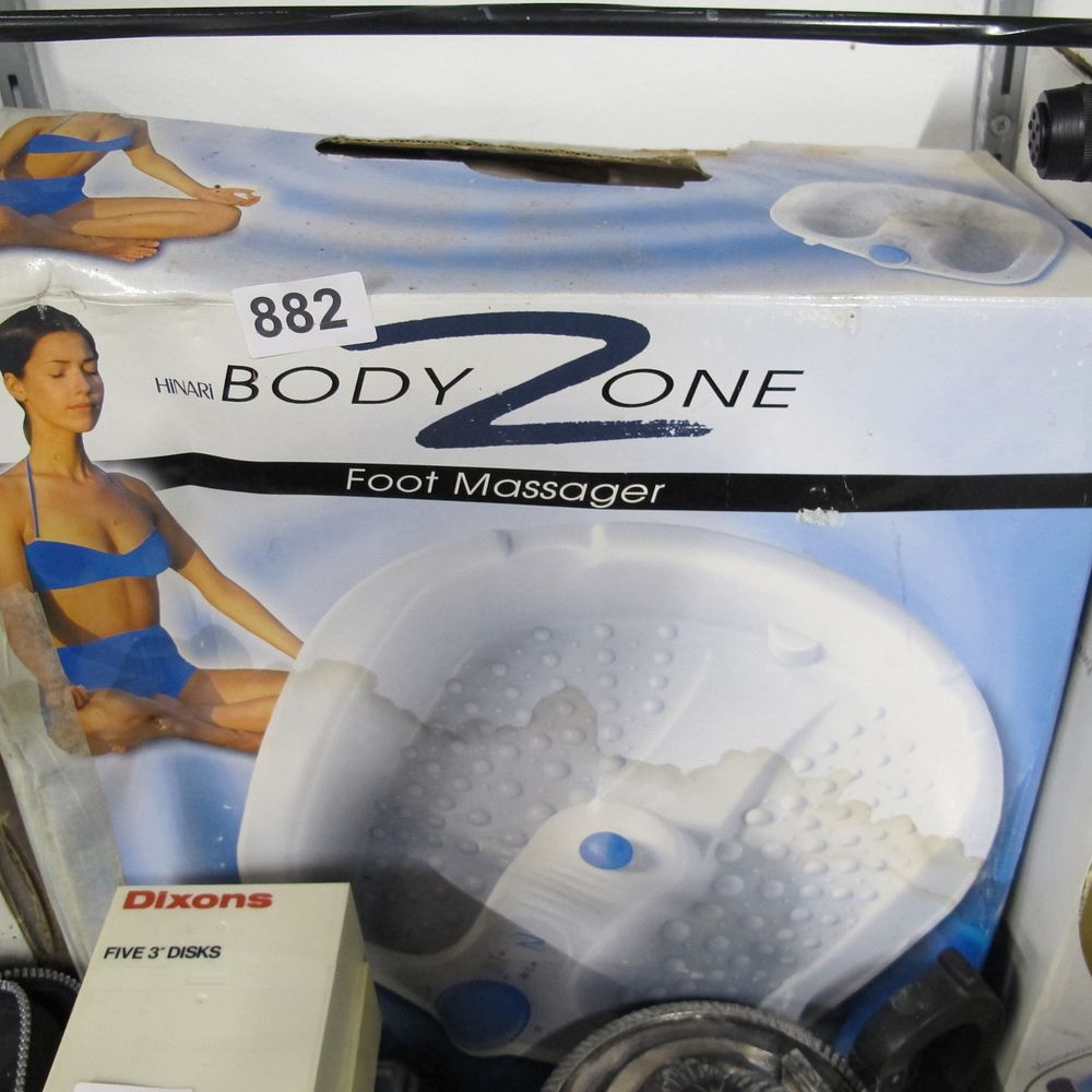 Lot 882: Hinari Body Zone Heated Foot Massager BS382