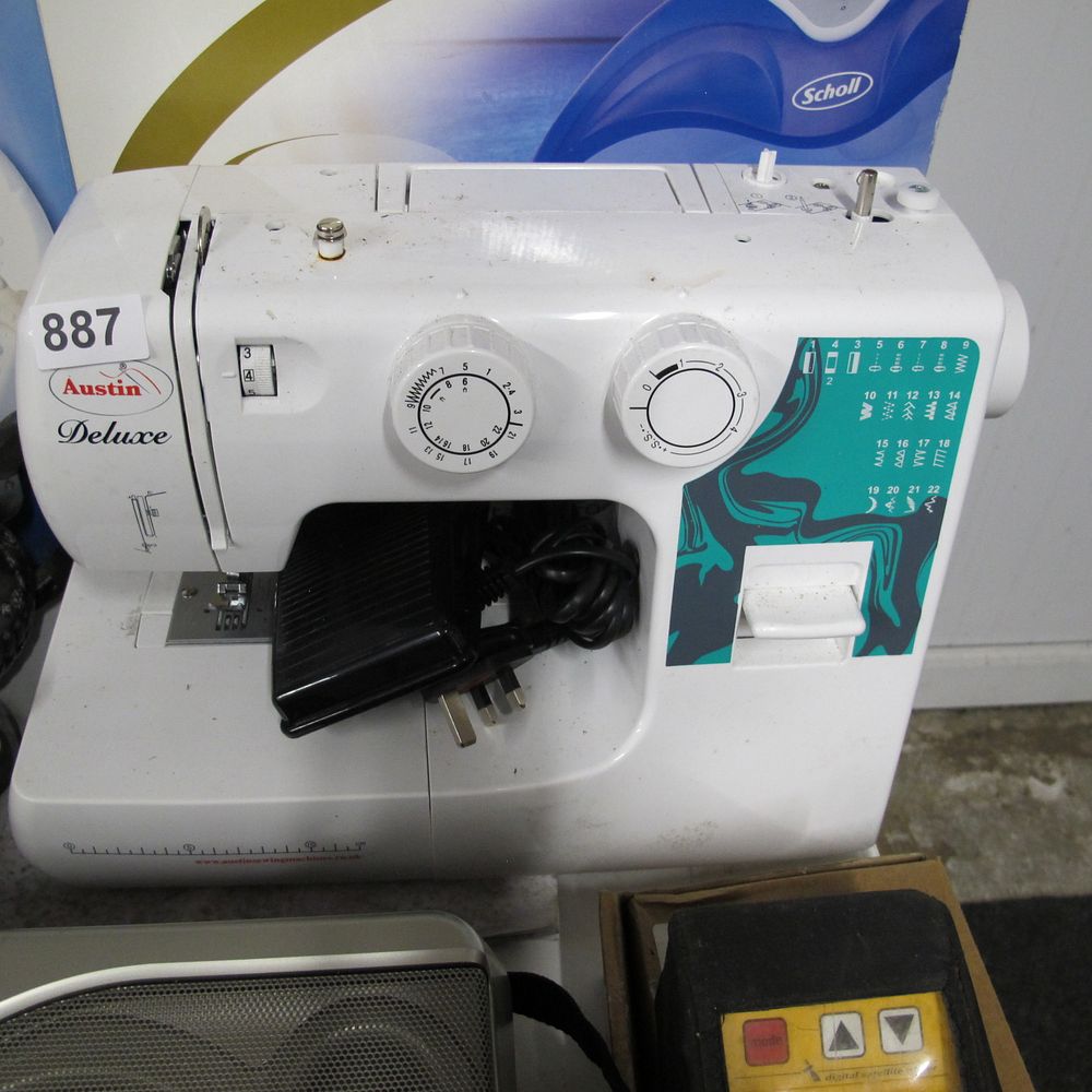 Lot 887: Austin AS777 Deluxe Domestic Sewing Machine