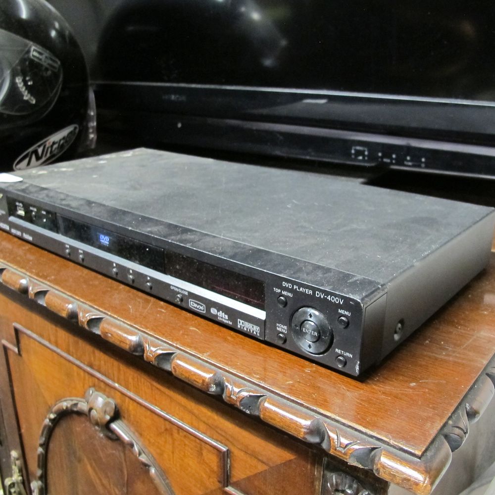 Lot 1038: Pioneer DV-400V Slimline DVD Player with HDMI Upscaling
