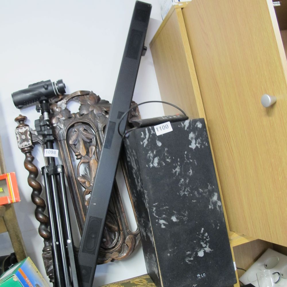 Lot 1100: A LG Soundbar /subwoofer kit with RC