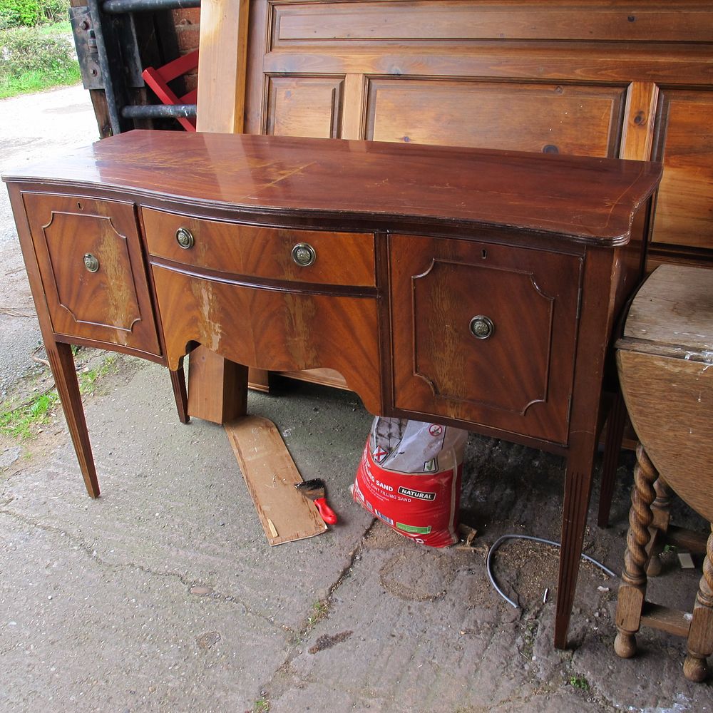 Lot 1436: Hallway side table