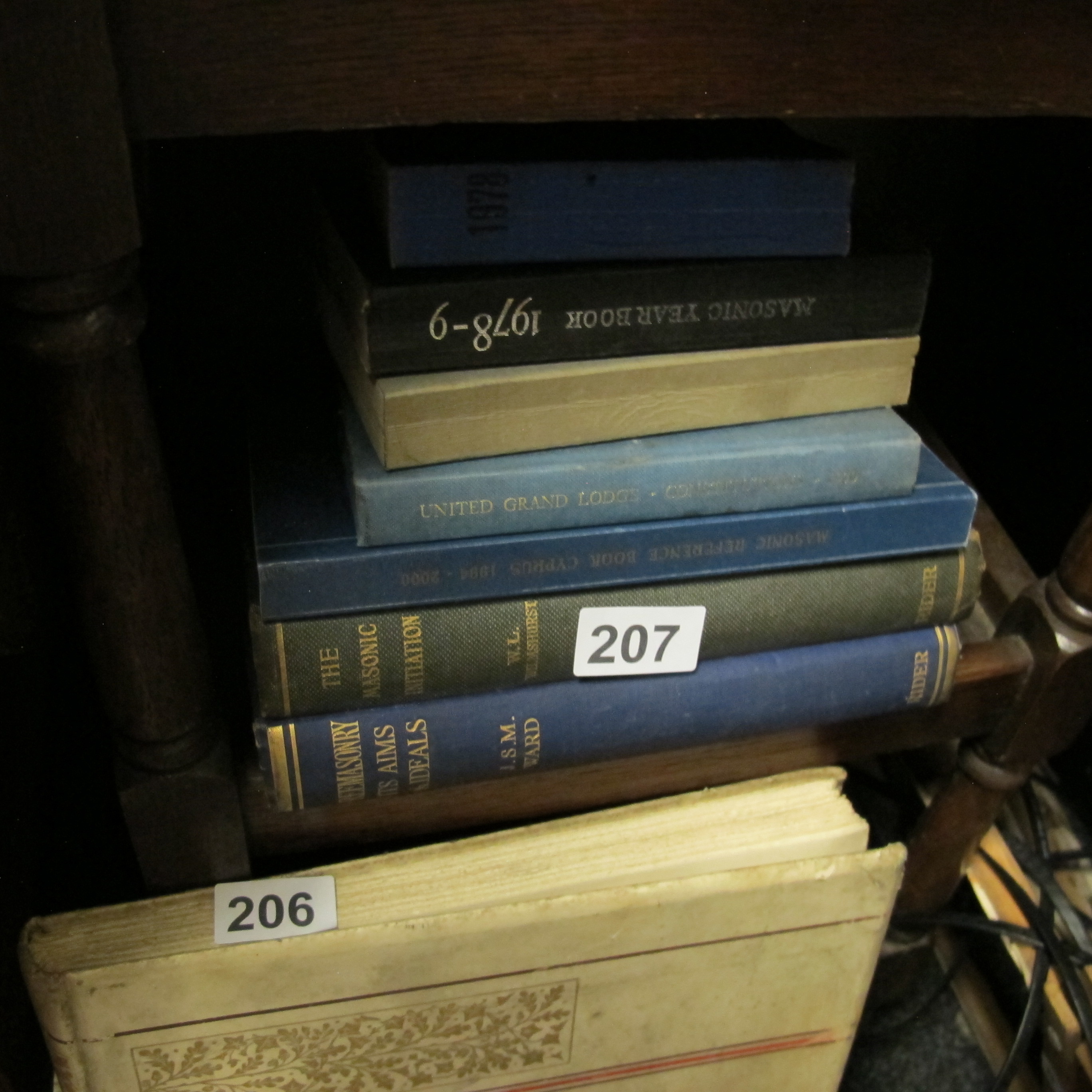 Lot 207