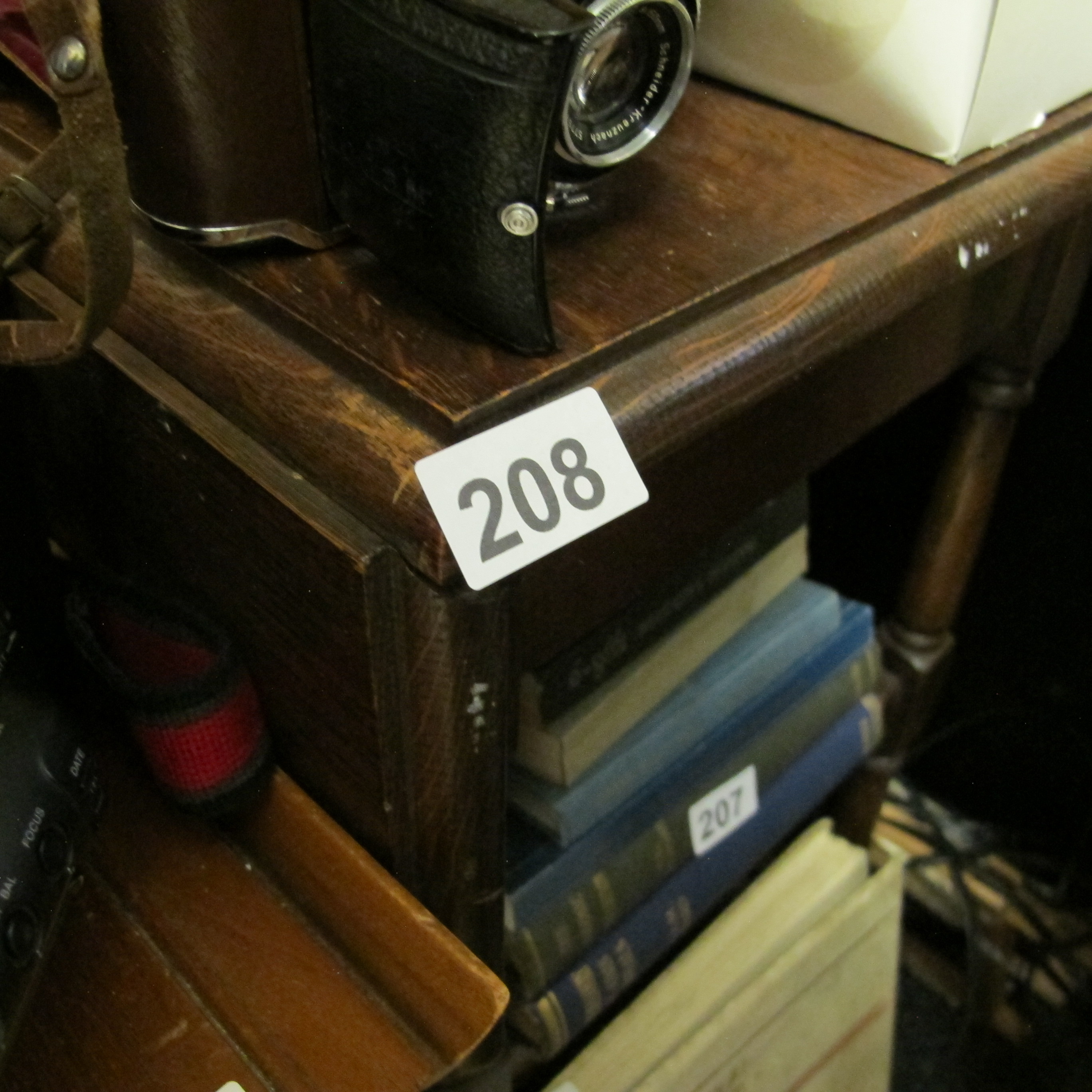 Lot 208