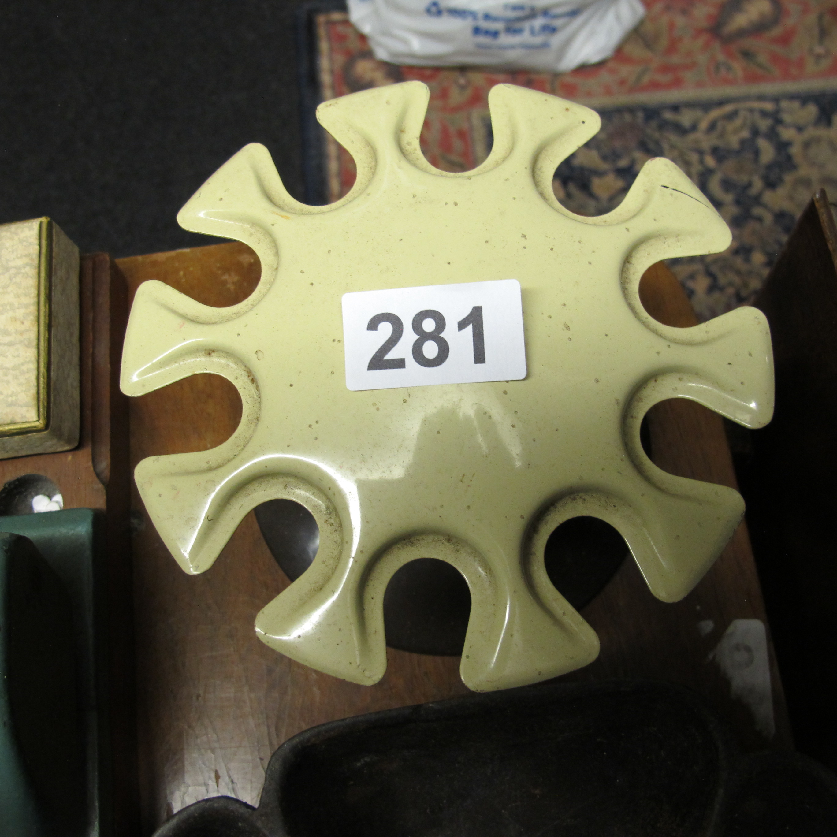 Lot 281