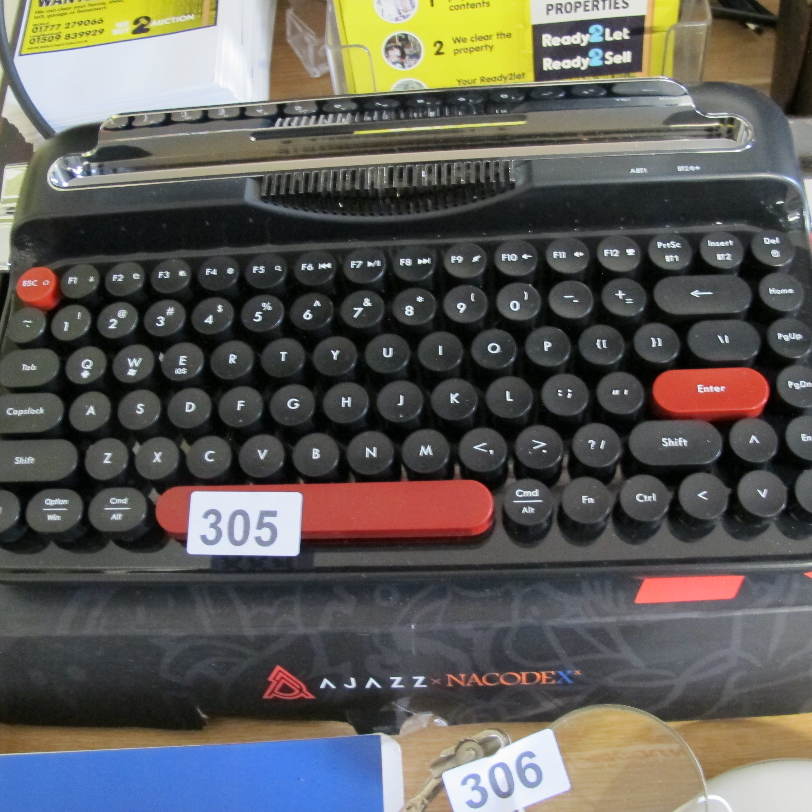 Lot 305