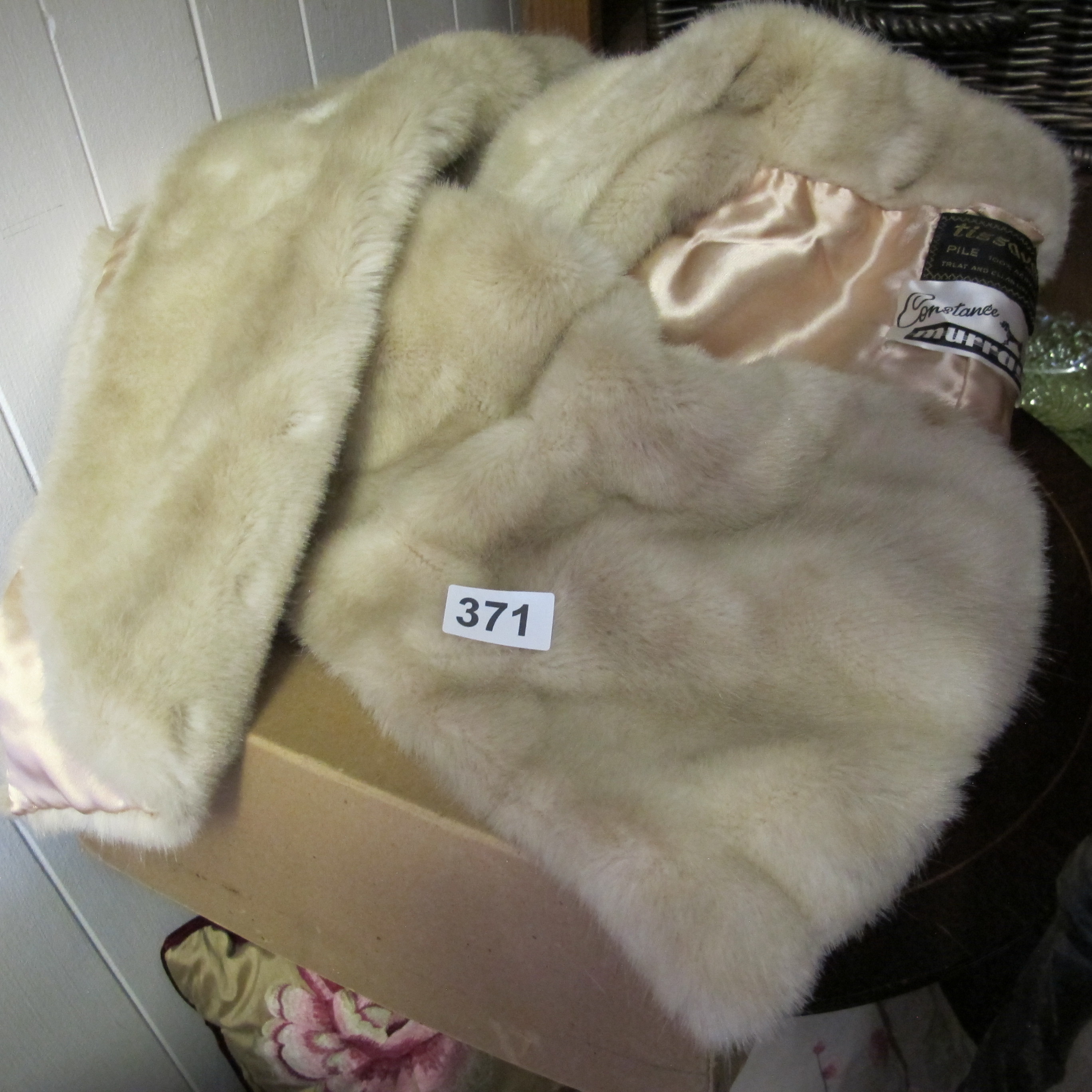 Lot 371