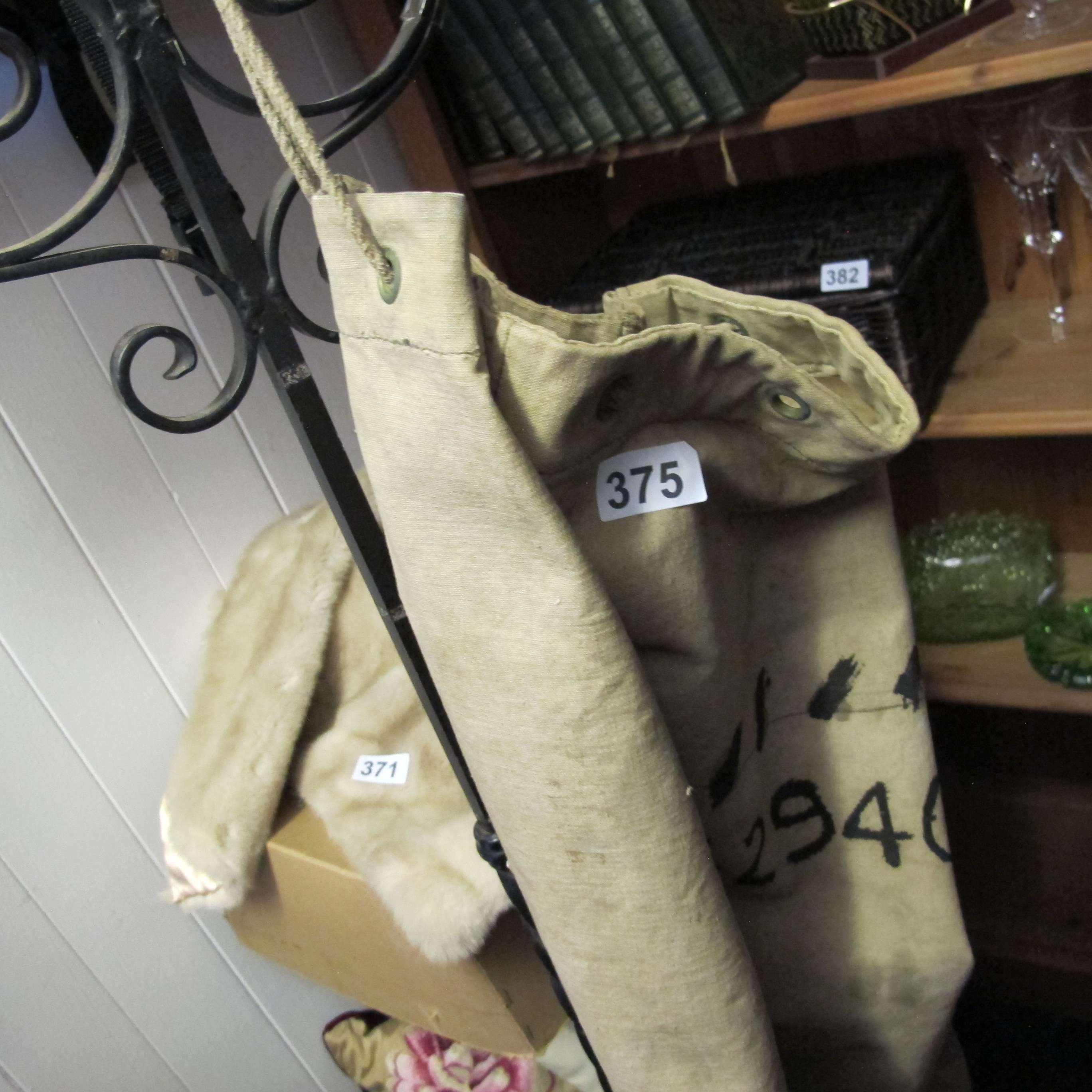 Lot 375