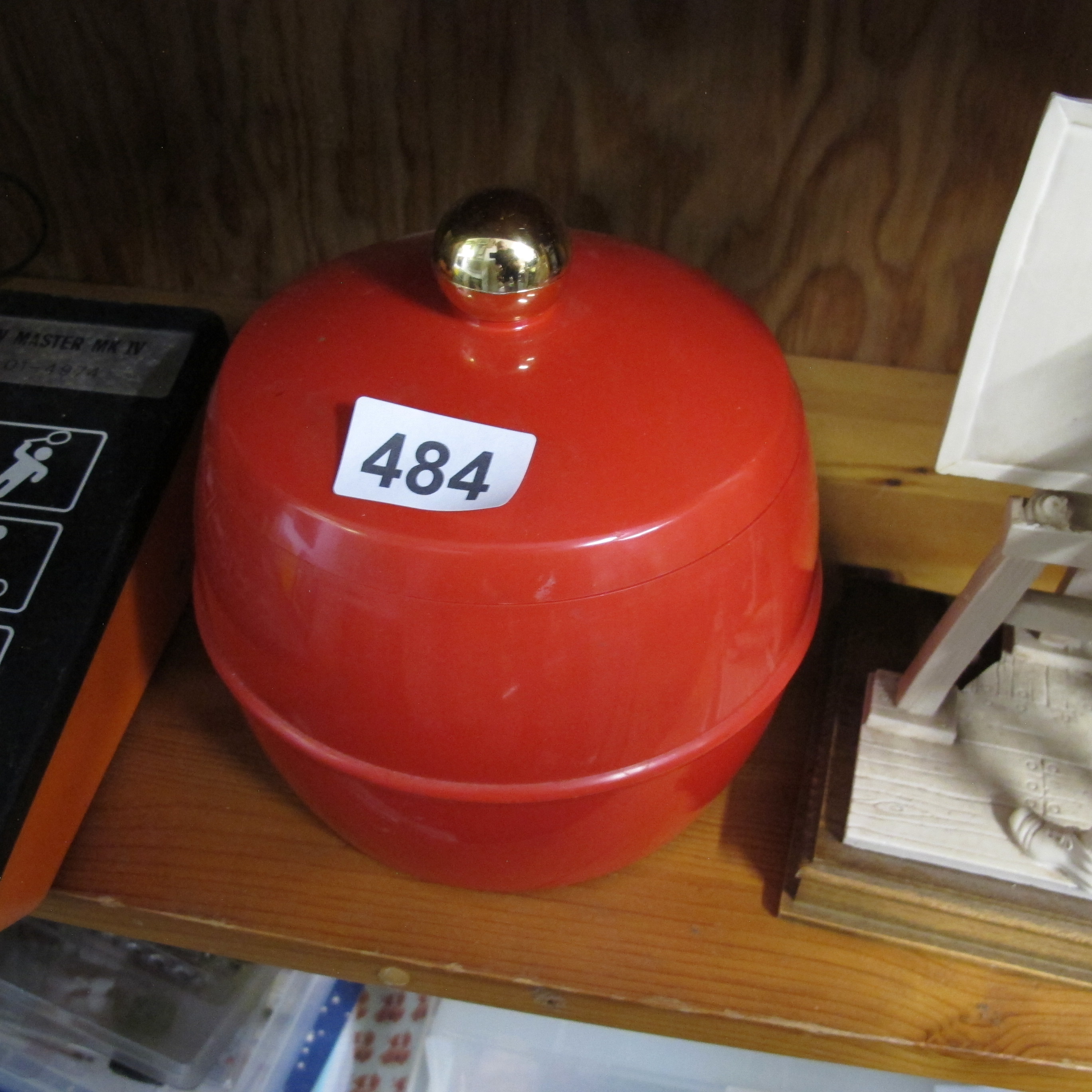 Lot 484