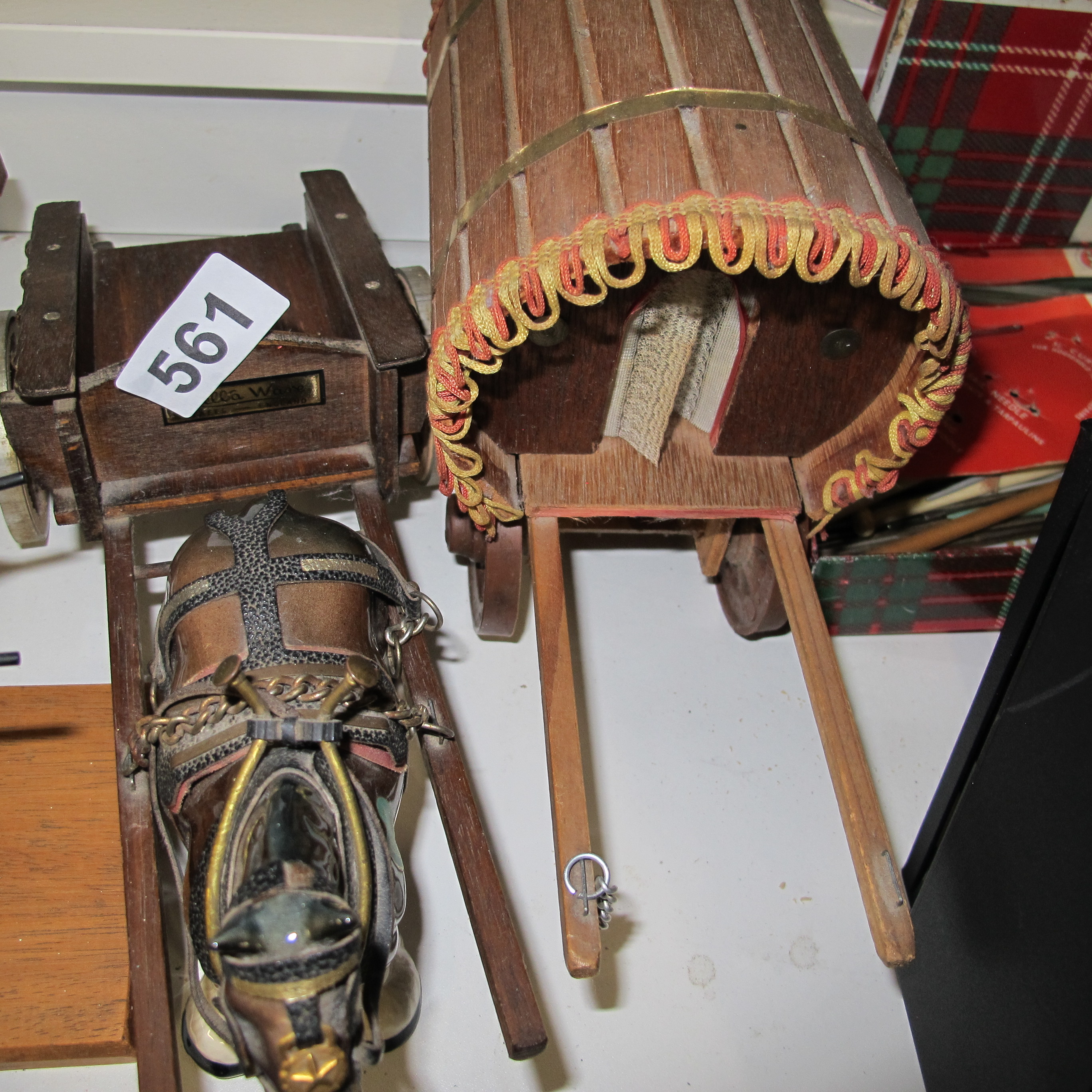 Lot 561
