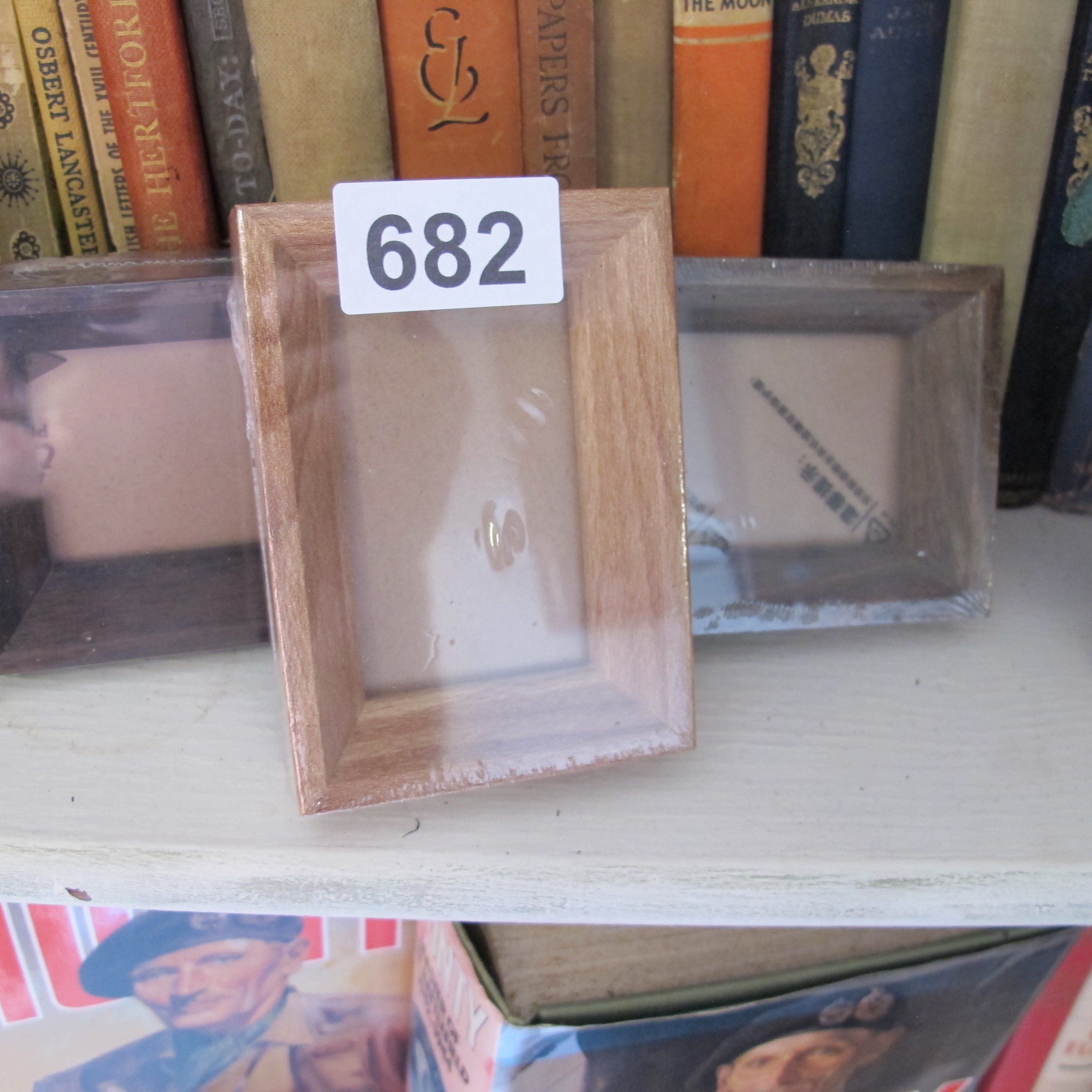 Lot 682