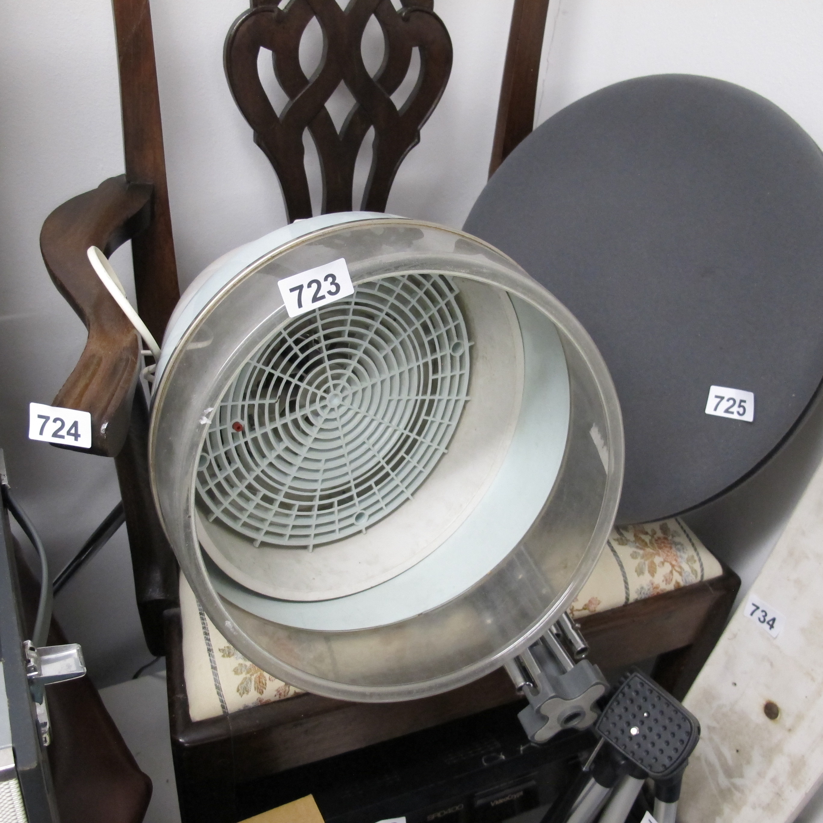 Lot 723