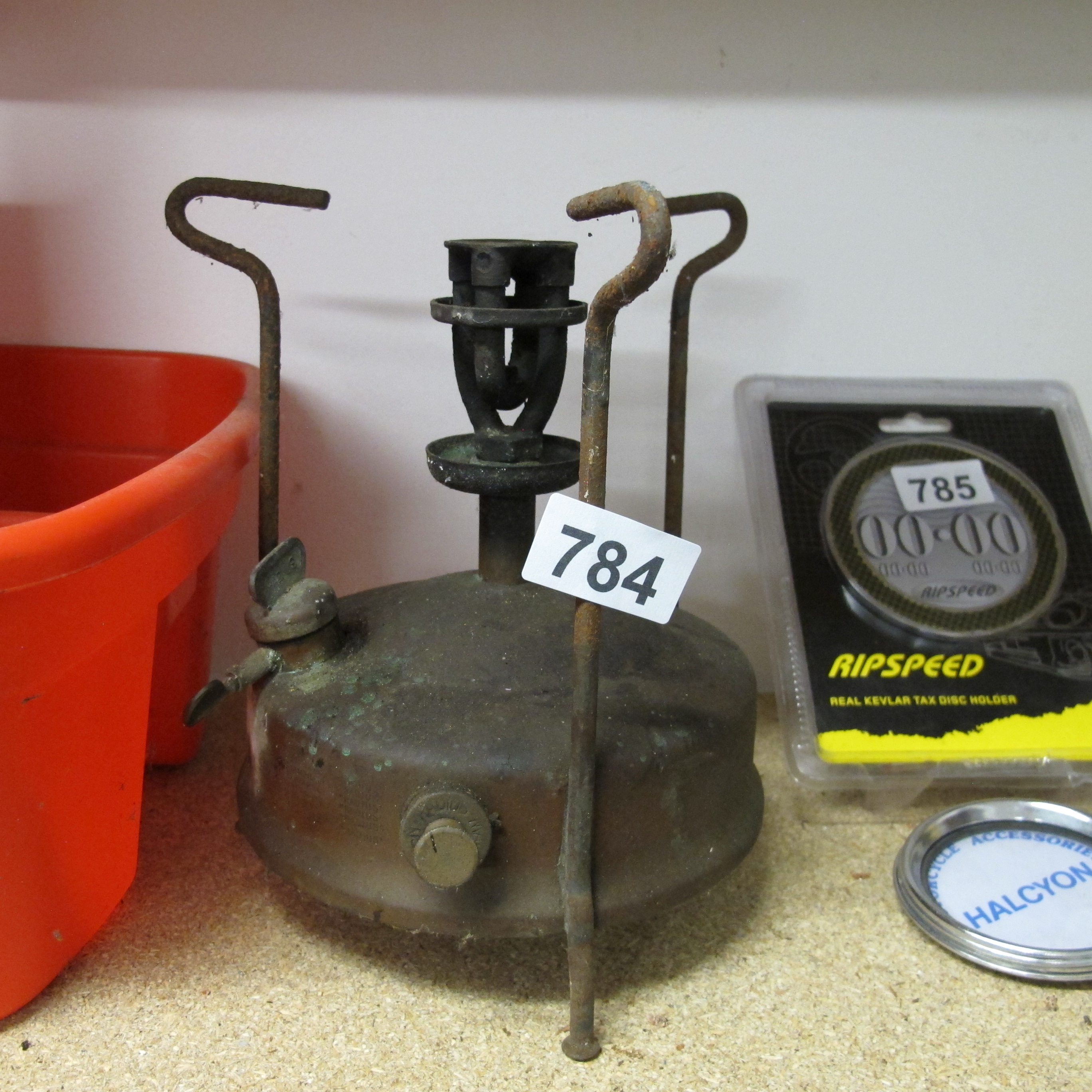 Lot 784