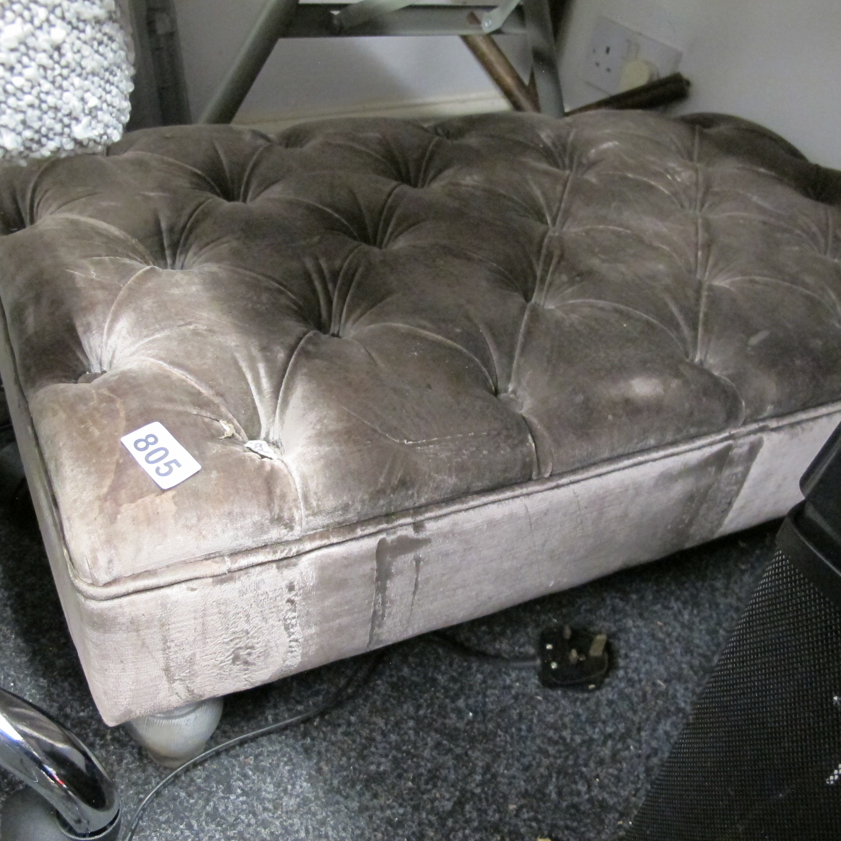 Lot 805