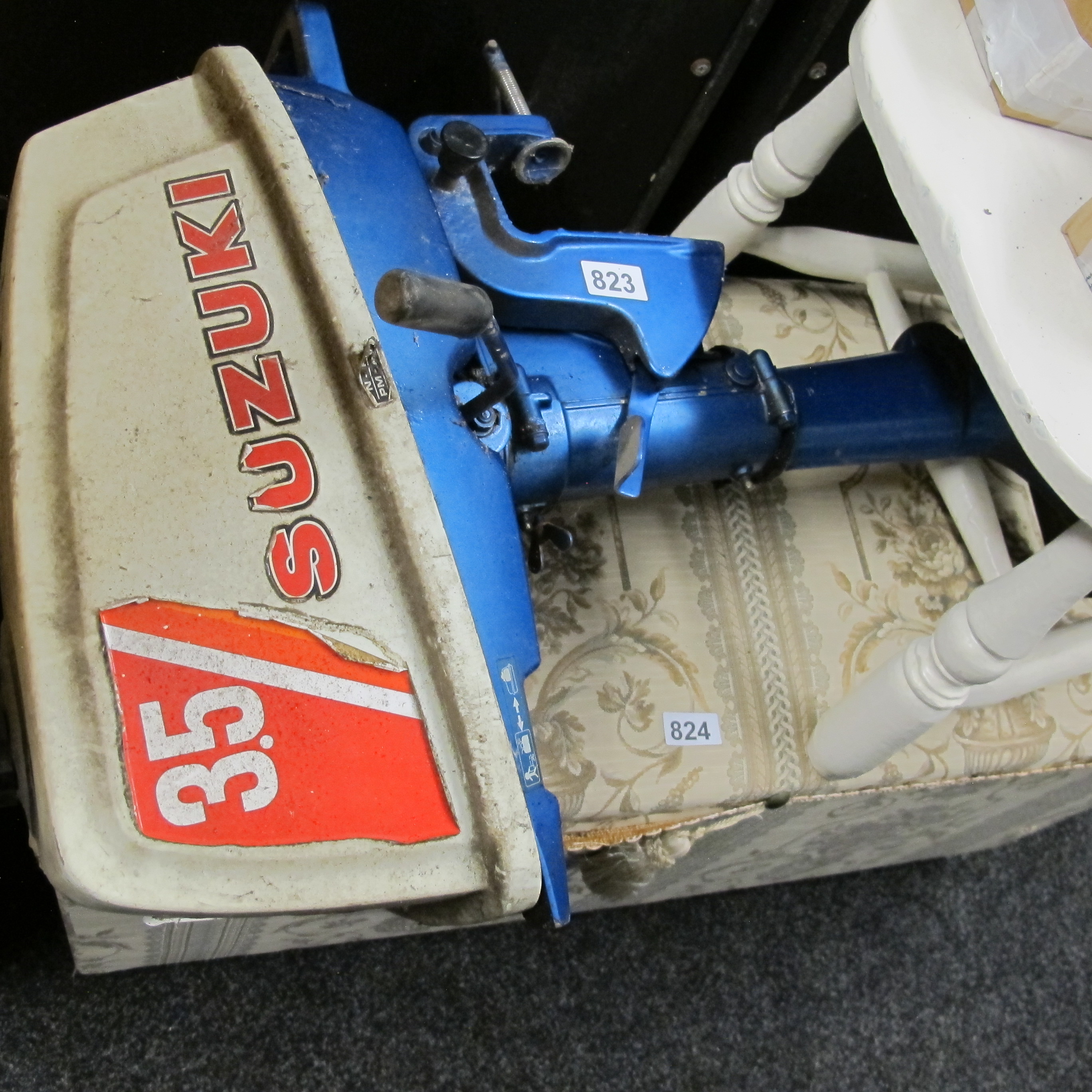 Lot 823