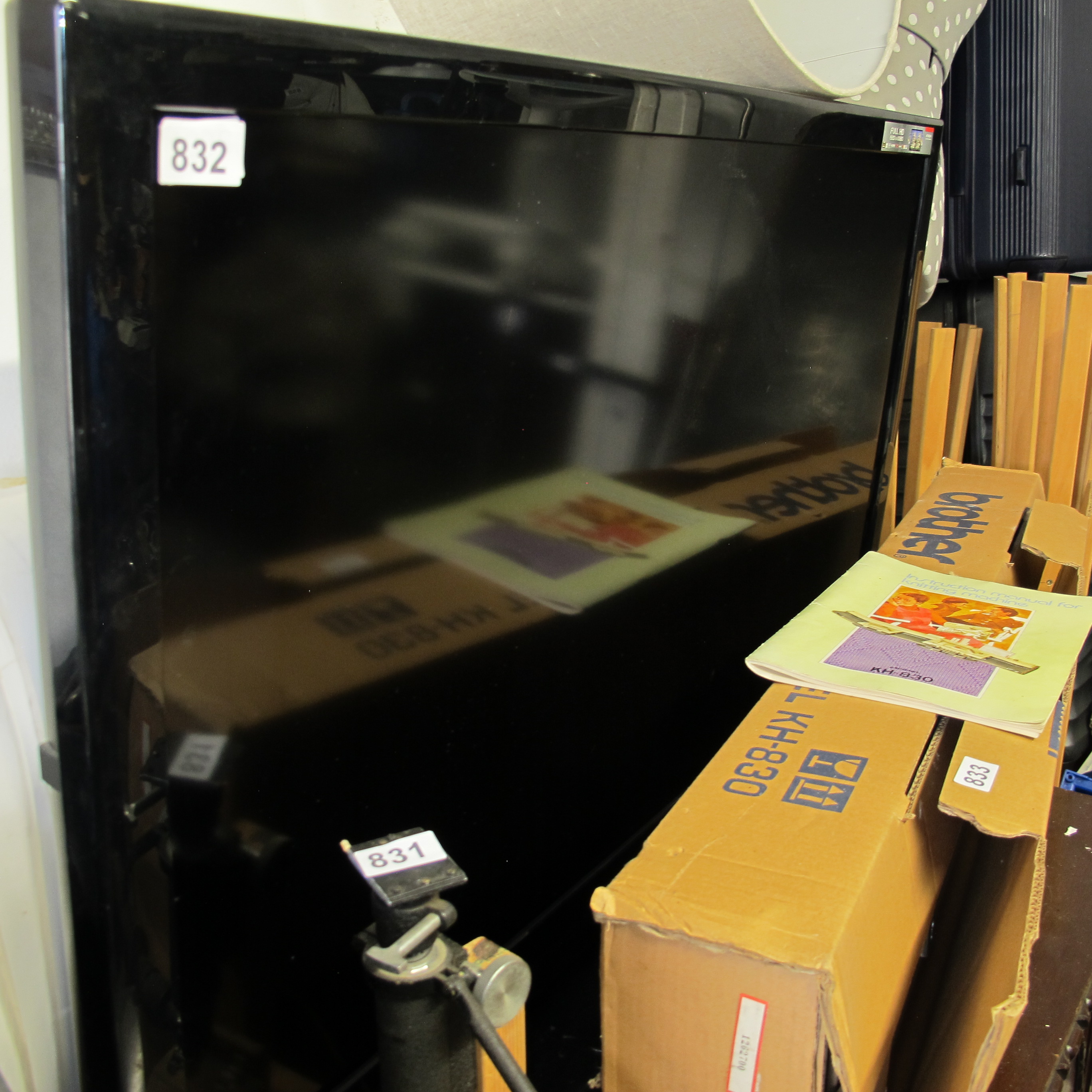 Lot 832