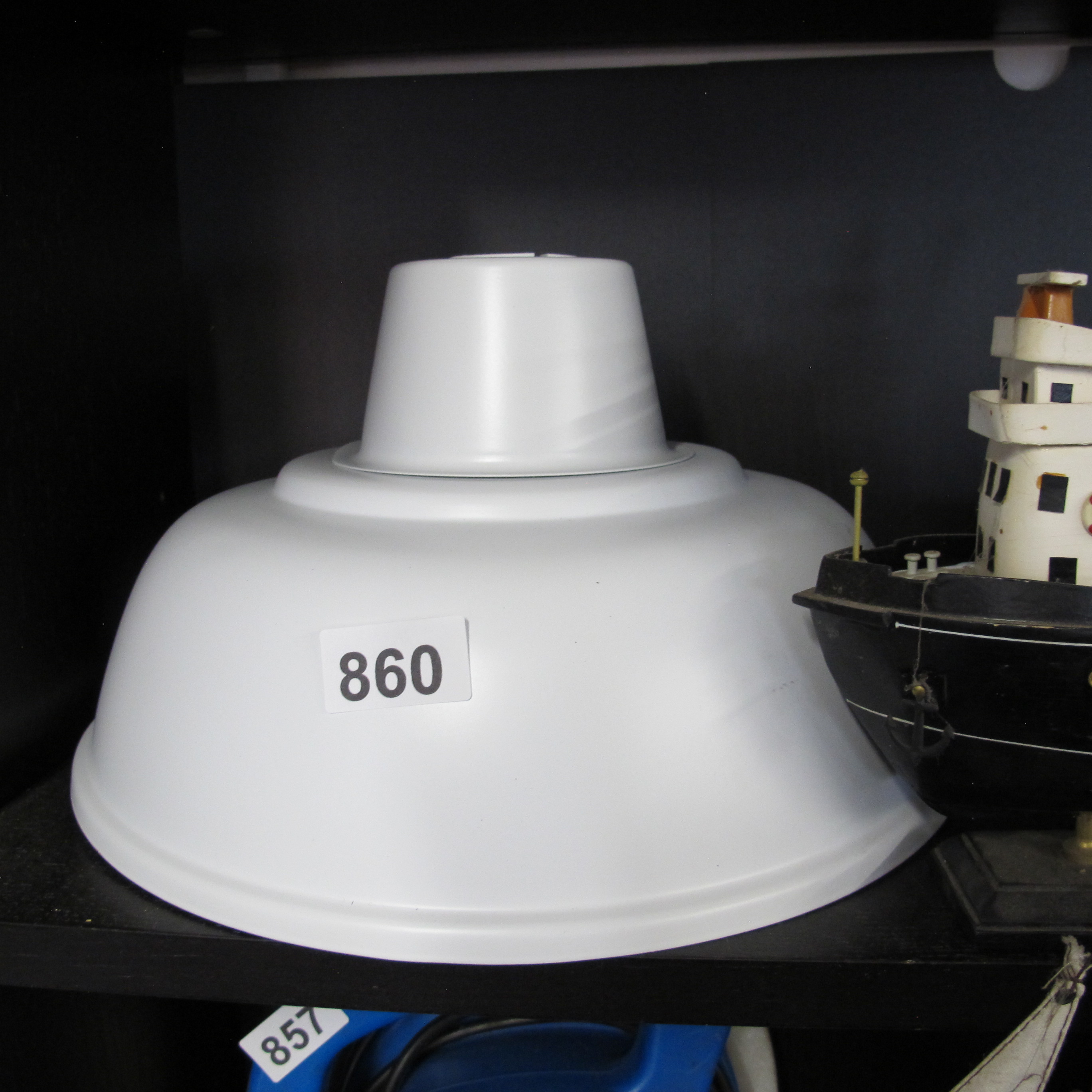 Lot 860