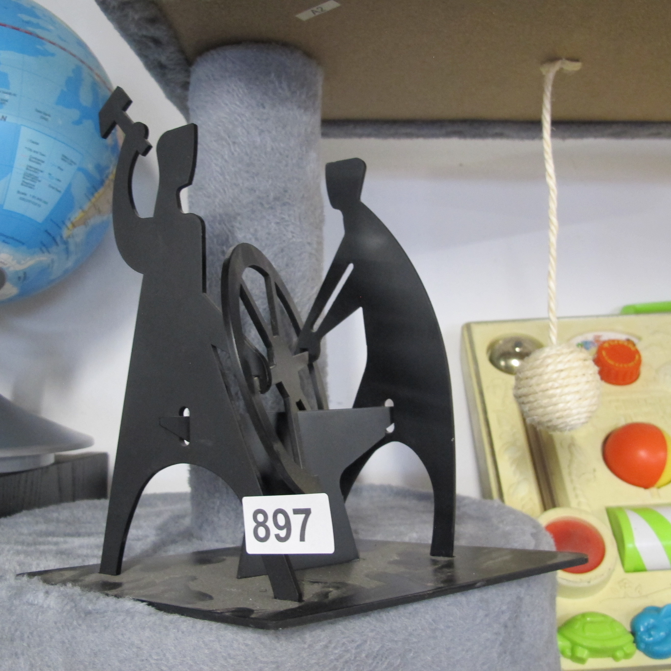 Lot 897