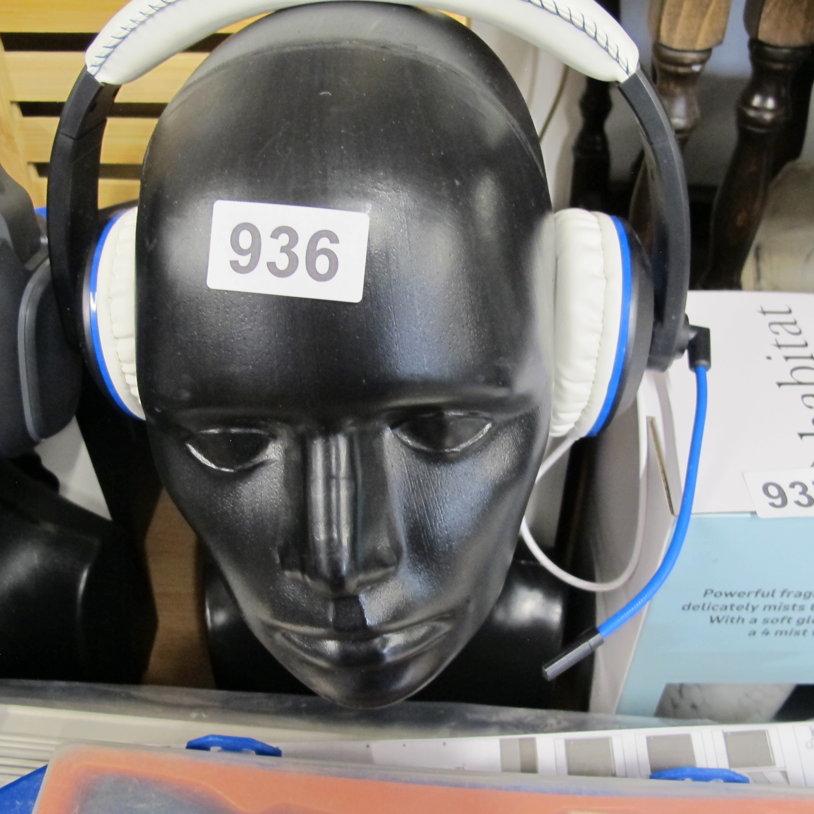 Lot 936
