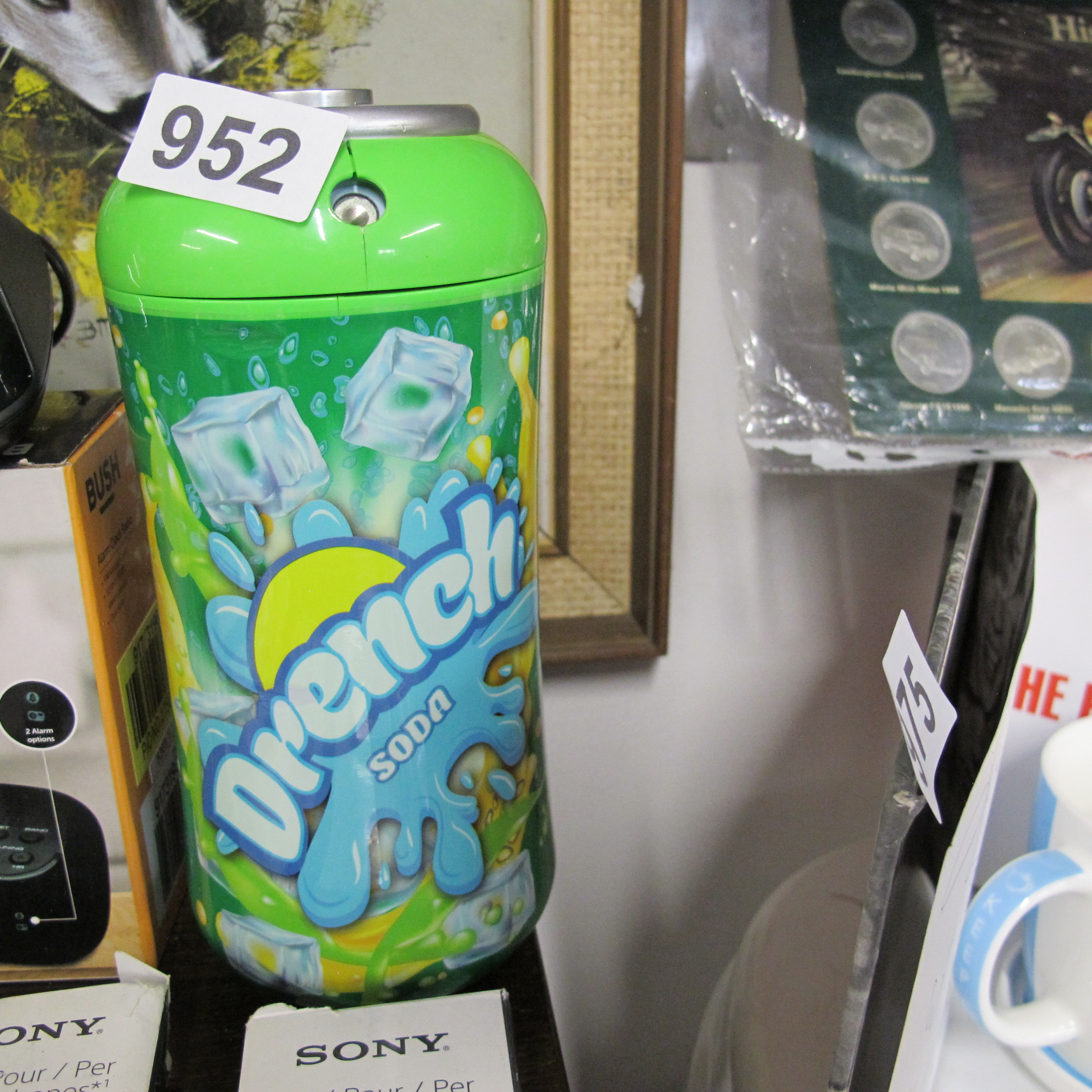 Lot 952