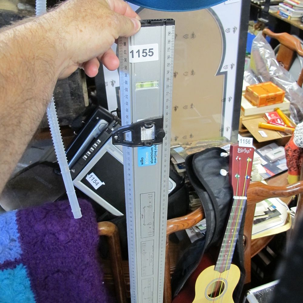 Lot 1155: Wilko 800mm Aluminium Marking Rule
