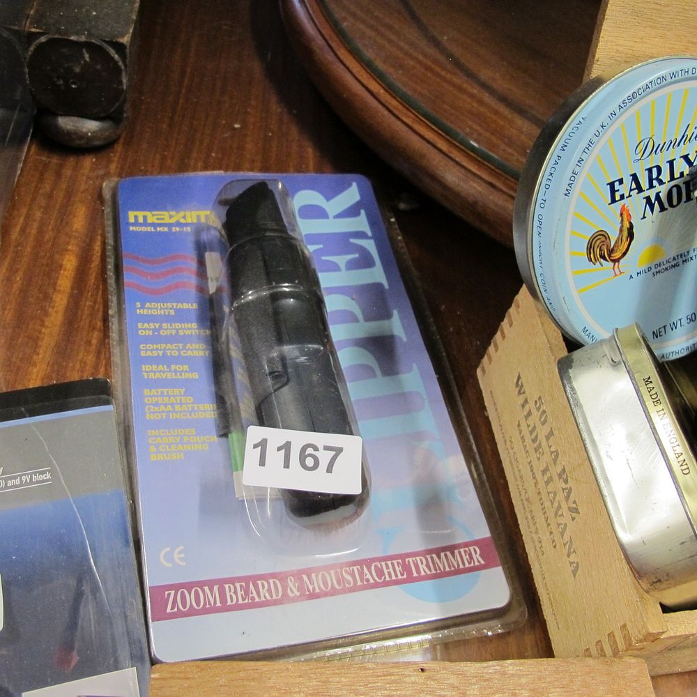 Lot 1167: An Assortment of Men's Grooming and Smoking Accessories...