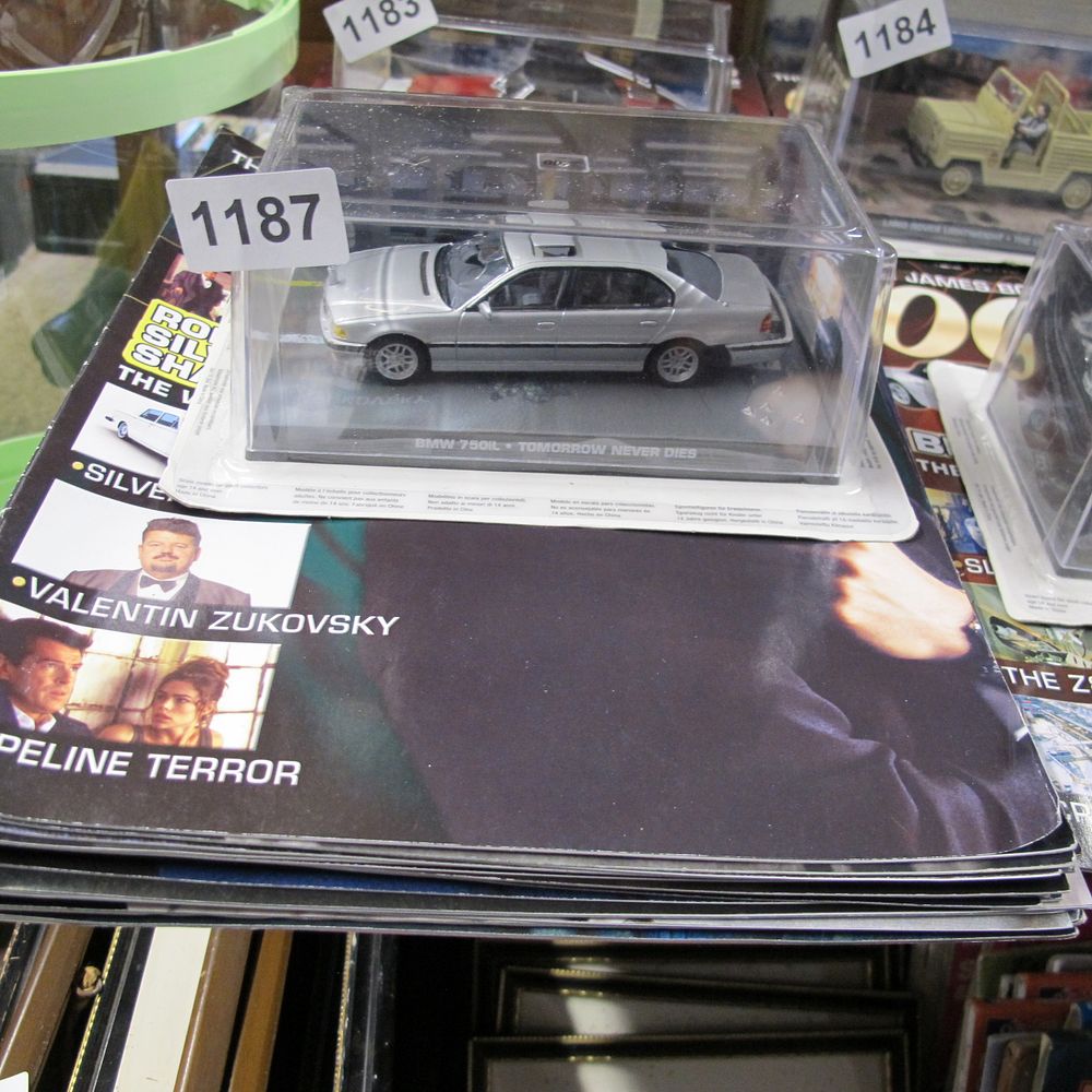 Lot 1187: A 1:43 Scale Die-Cast Model BMW 750iL from...